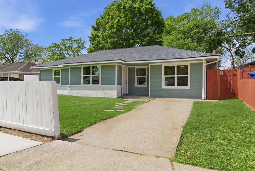 2208 Merle Street Pasadena, TX 77502
