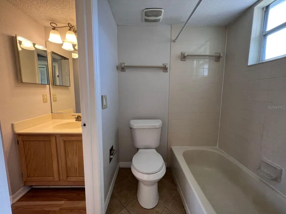 4803 NORMANDY PLACE #201 Orlando, FL 32811