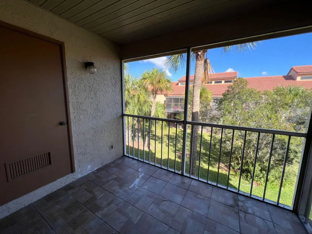4803 NORMANDY PLACE #201 Orlando, FL 32811