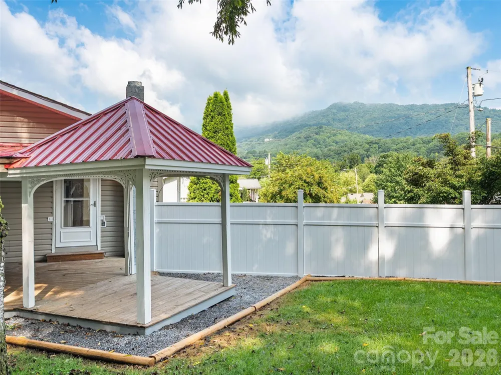 151 Meadow Street Waynesville, NC 28786