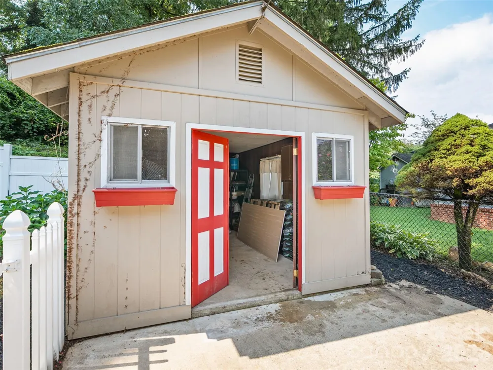 151 Meadow Street Waynesville, NC 28786