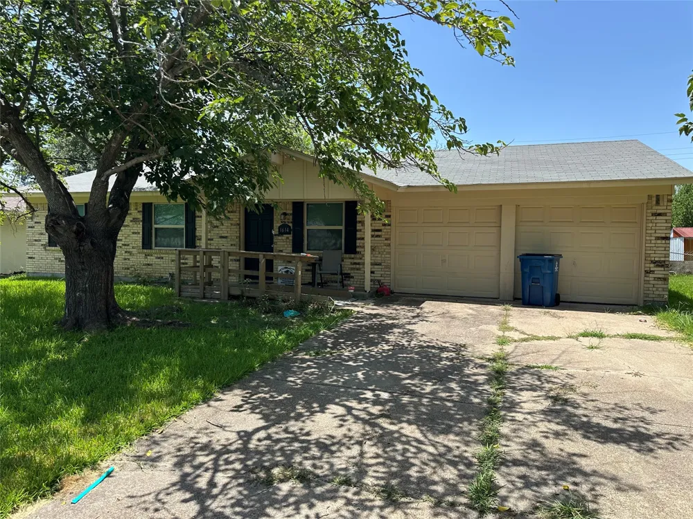 1614 Lee Street Kaufman, TX 75142