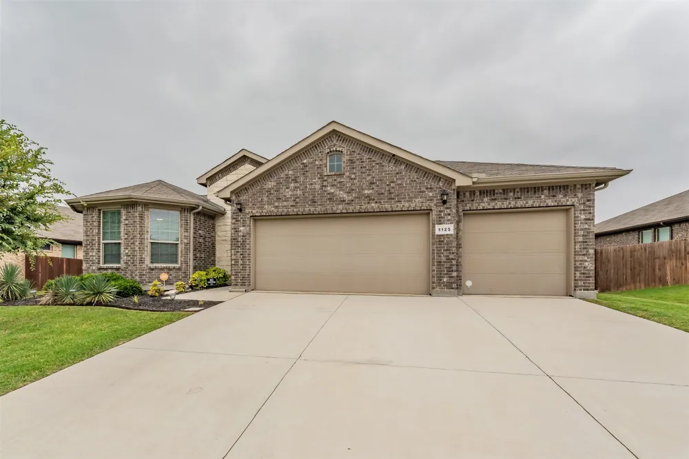 1125 Belsay Lane Saginaw, TX 76131