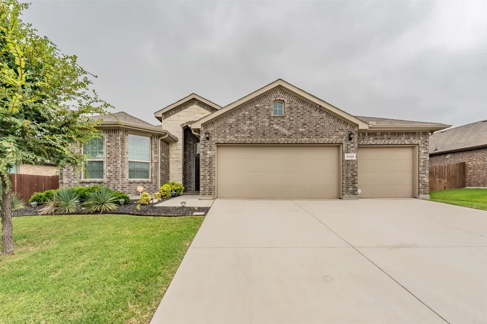 1125 Belsay Lane Saginaw, TX 76131