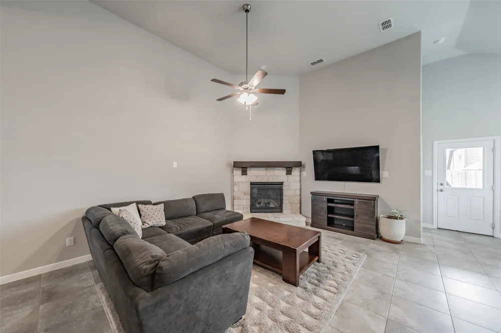 1125 Belsay Lane Saginaw, TX 76131