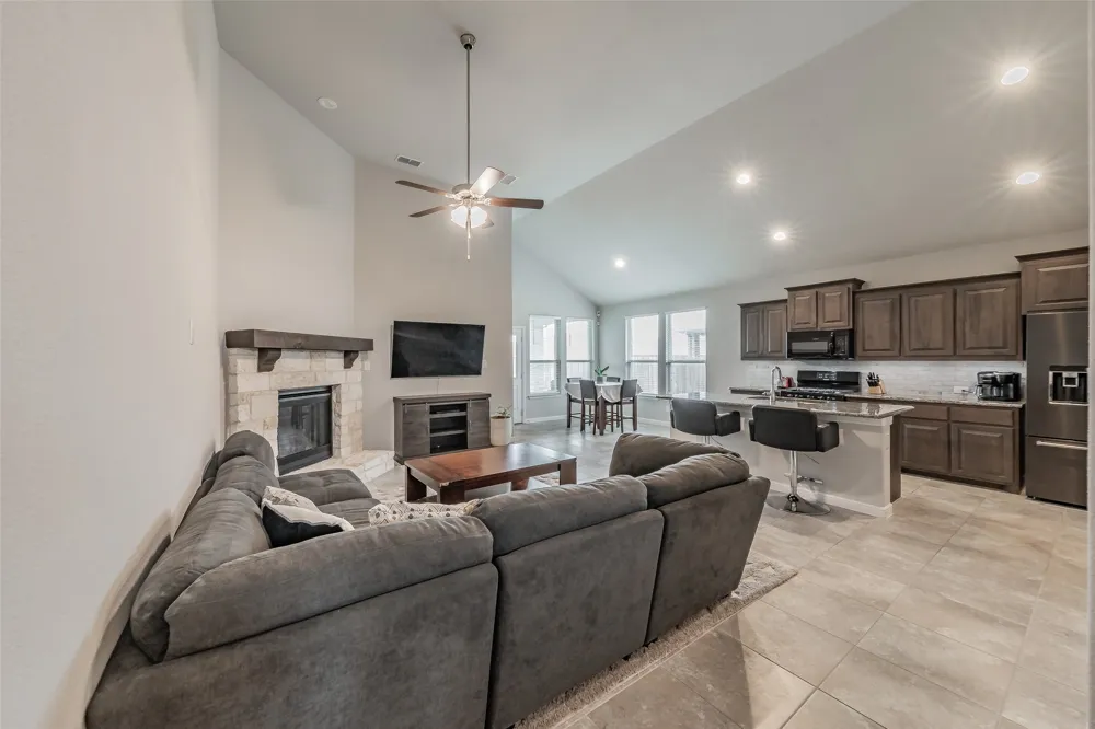 1125 Belsay Lane Saginaw, TX 76131