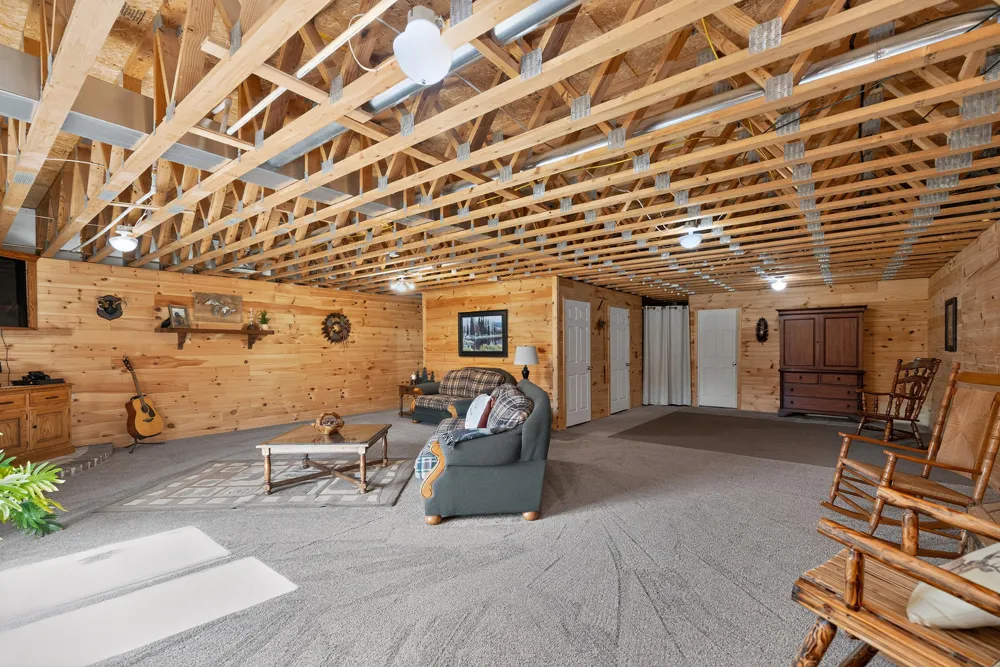 48989 92nd Avenue Decatur, MI 49045