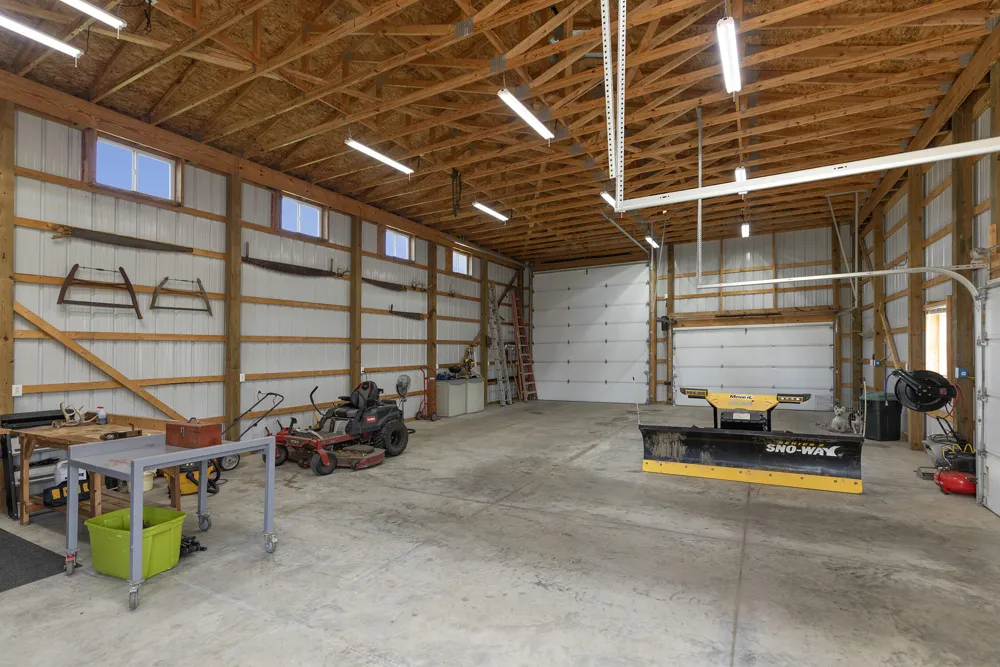 48989 92nd Avenue Decatur, MI 49045