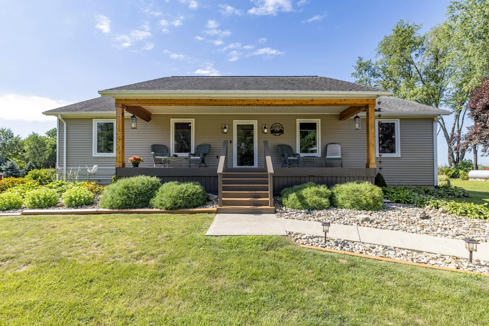 48989 92nd Avenue Decatur, MI 49045