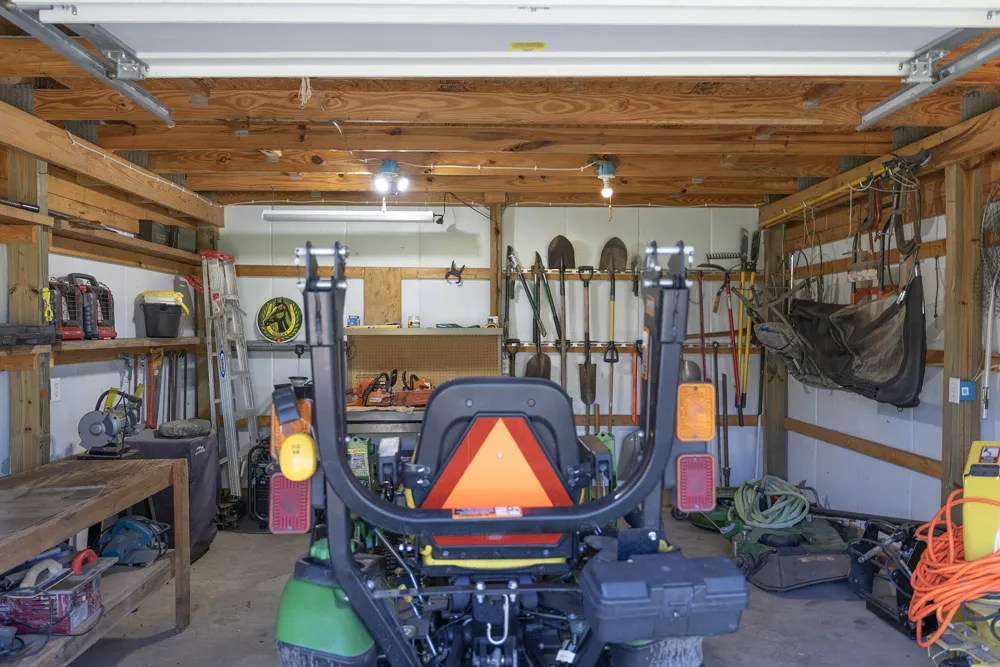 48989 92nd Avenue Decatur, MI 49045