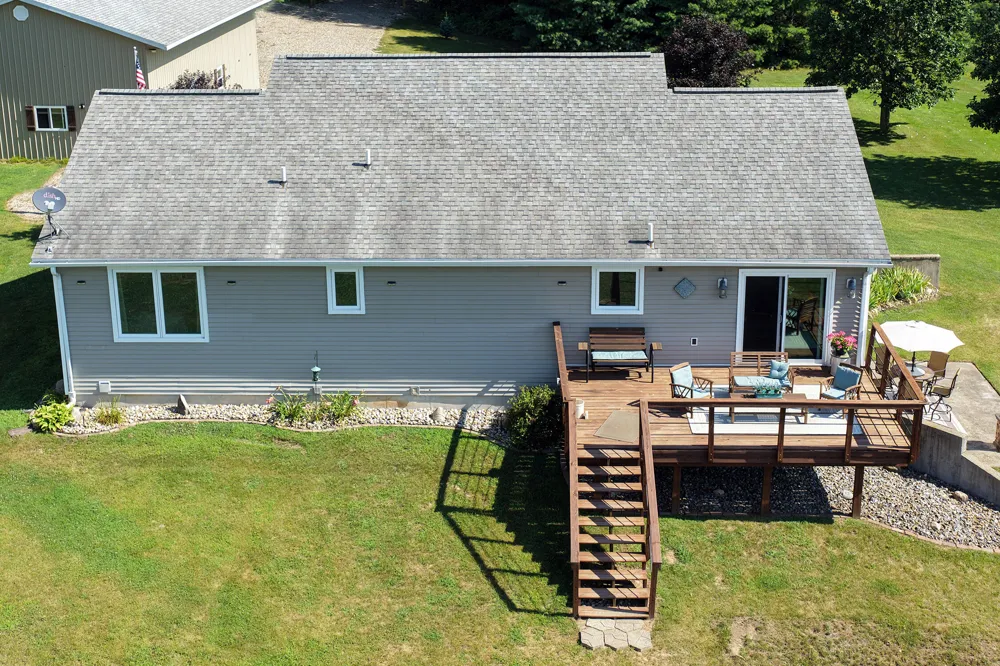 48989 92nd Avenue Decatur, MI 49045