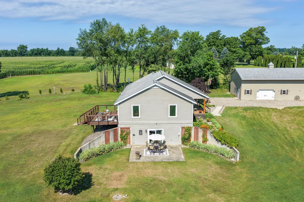 48989 92nd Avenue Decatur, MI 49045