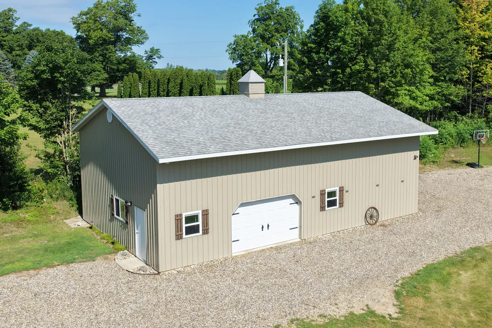 48989 92nd Avenue Decatur, MI 49045