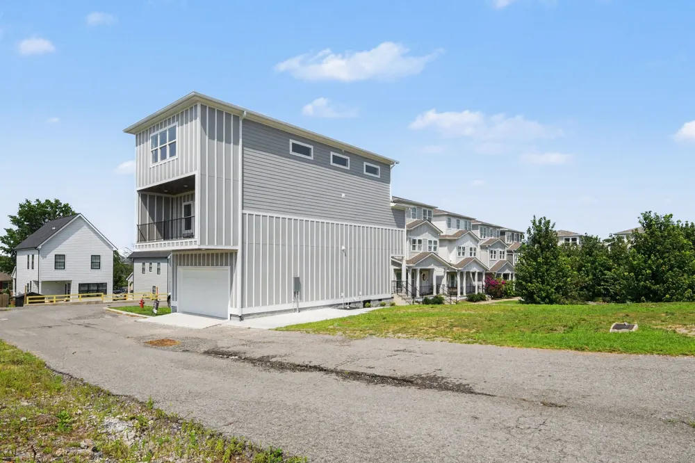 1121 Lawrence Ave #3 Madison, TN 37115