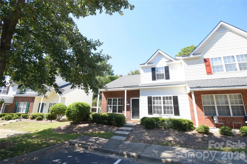 1814 Birch Heights Court Charlotte, NC 28213