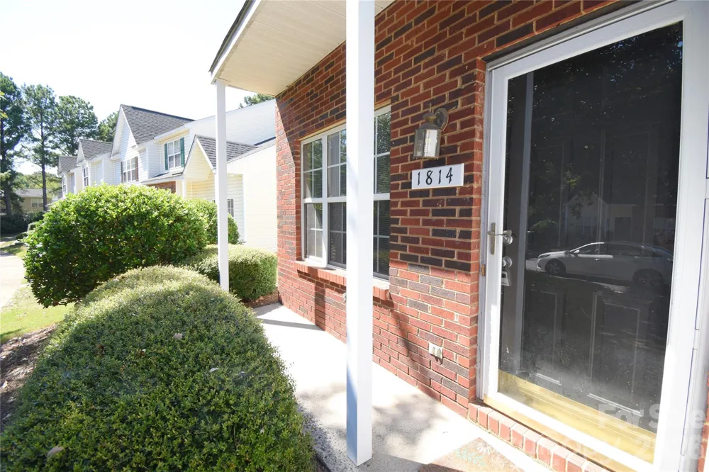 1814 Birch Heights Court Charlotte, NC 28213