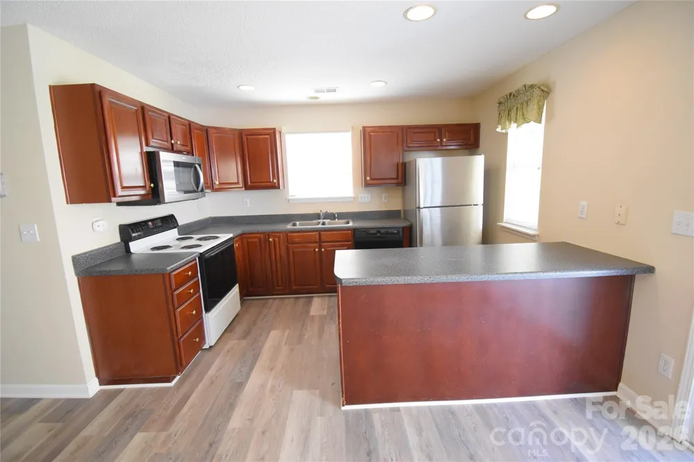 1814 Birch Heights Court Charlotte, NC 28213