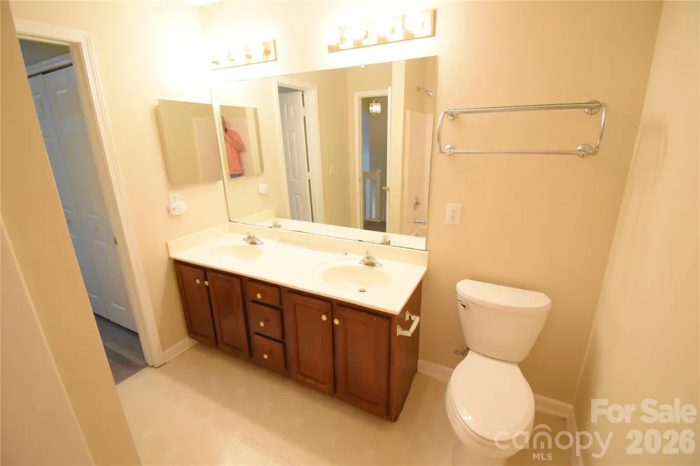 1814 Birch Heights Court Charlotte, NC 28213