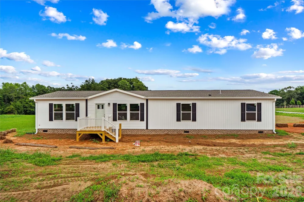532 Eagle Mills Road Hamptonville, NC 27020