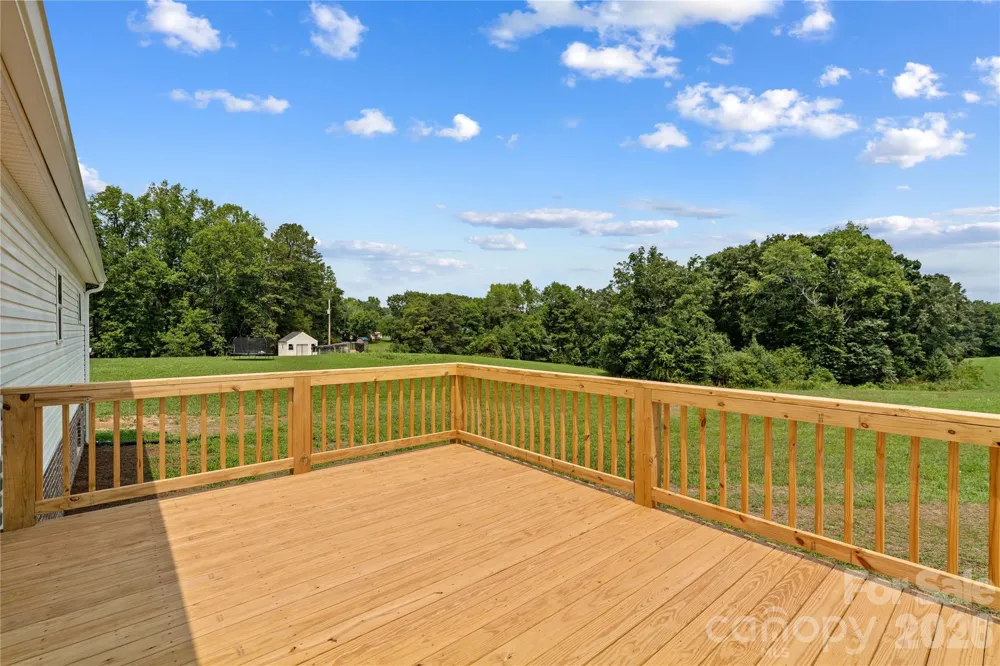 532 Eagle Mills Road Hamptonville, NC 27020