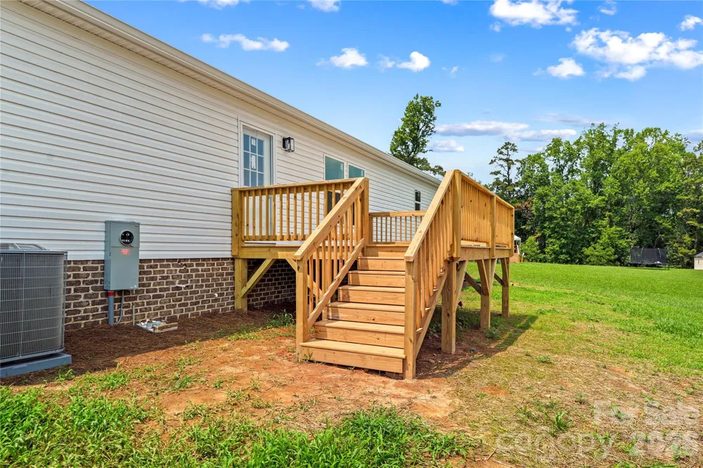 532 Eagle Mills Road Hamptonville, NC 27020