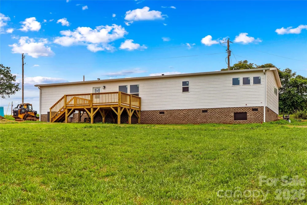 532 Eagle Mills Road Hamptonville, NC 27020