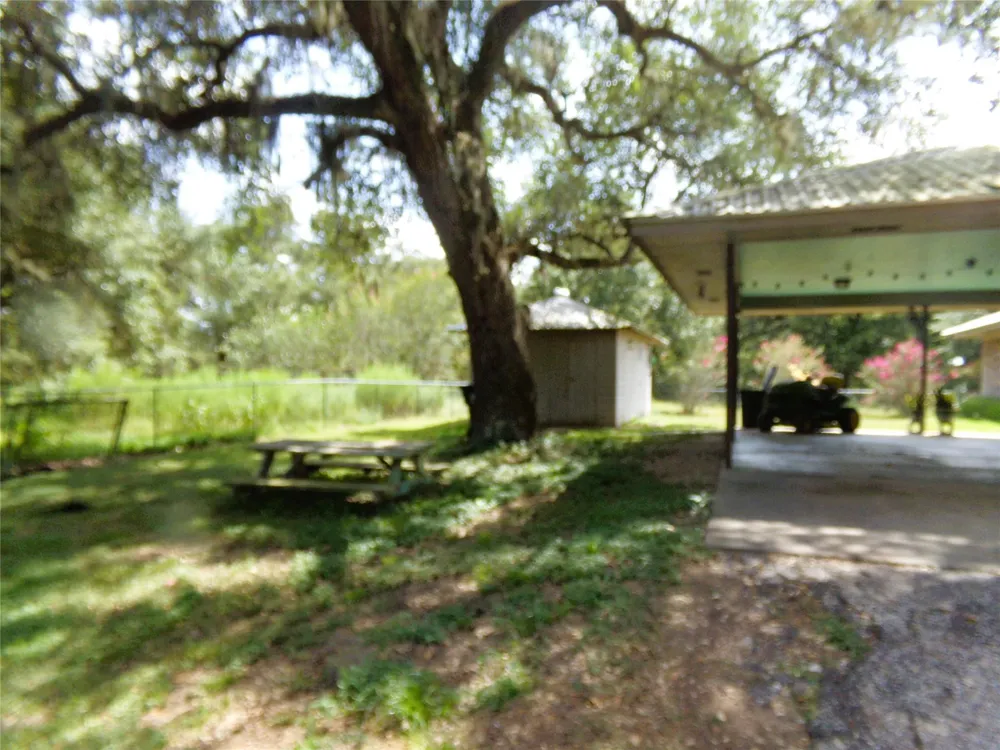 1162 Hwy 90a Sheridan, TX 78962