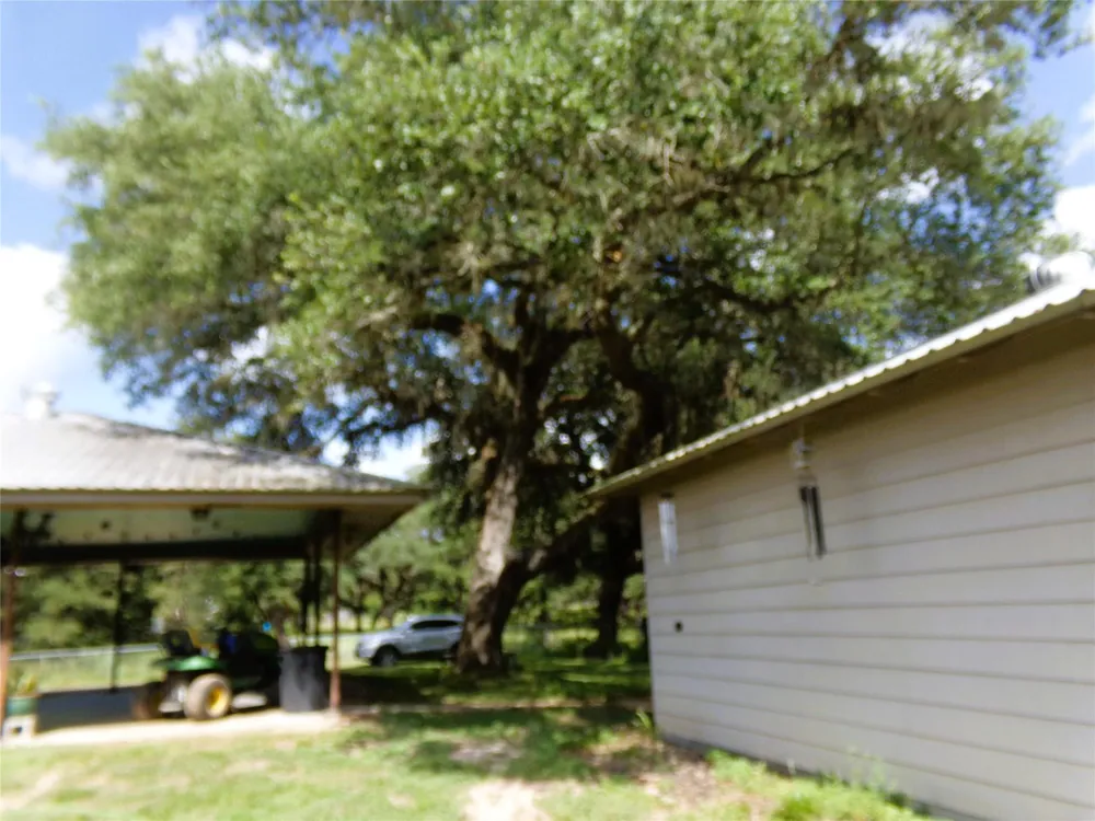 1162 Hwy 90a Sheridan, TX 78962