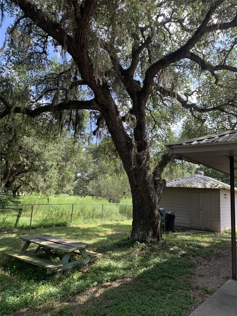 1162 Hwy 90a Sheridan, TX 78962