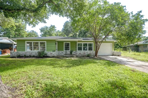 1319 Elm Street
