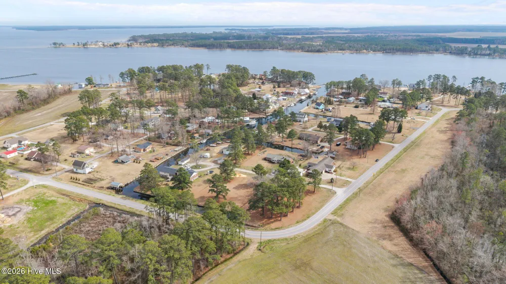 16 Port Side Lane Belhaven, NC 27810