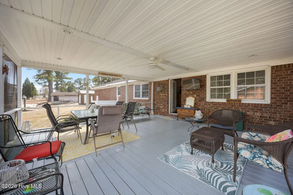 16 Port Side Lane Belhaven, NC 27810