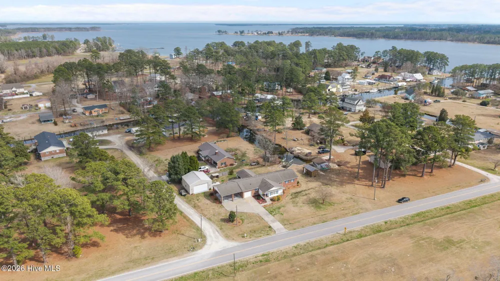 16 Port Side Lane Belhaven, NC 27810