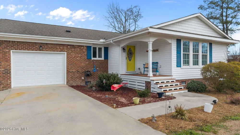 16 Port Side Lane Belhaven, NC 27810