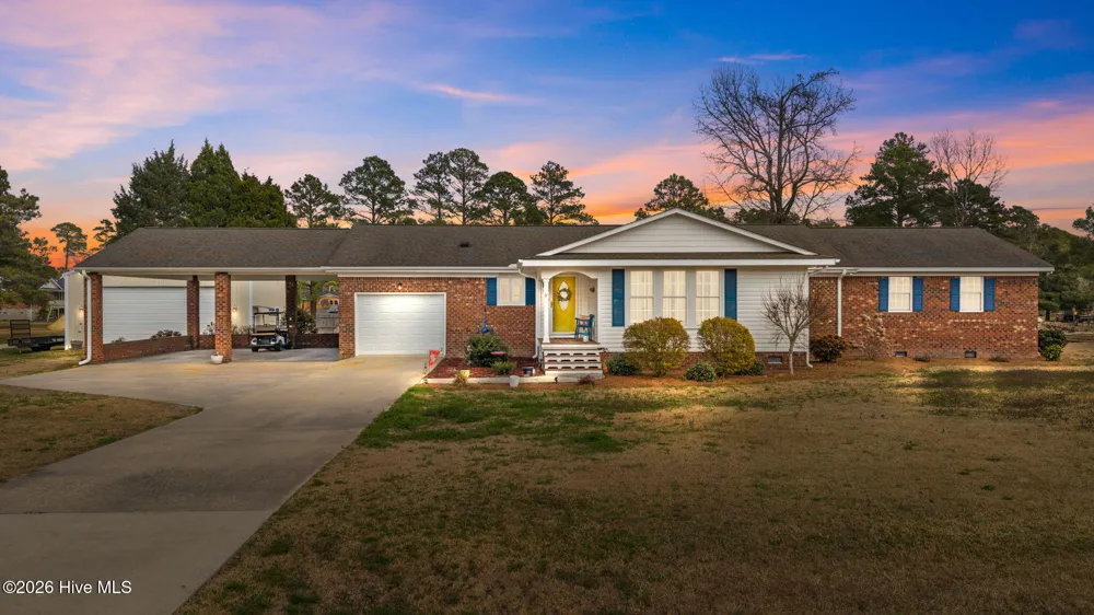 16 Port Side Lane Belhaven, NC 27810