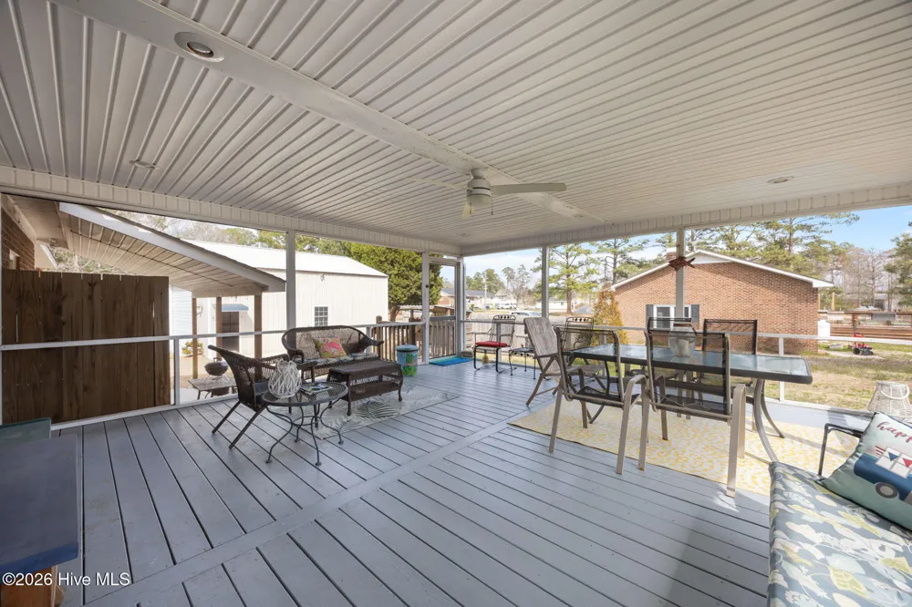 16 Port Side Lane Belhaven, NC 27810