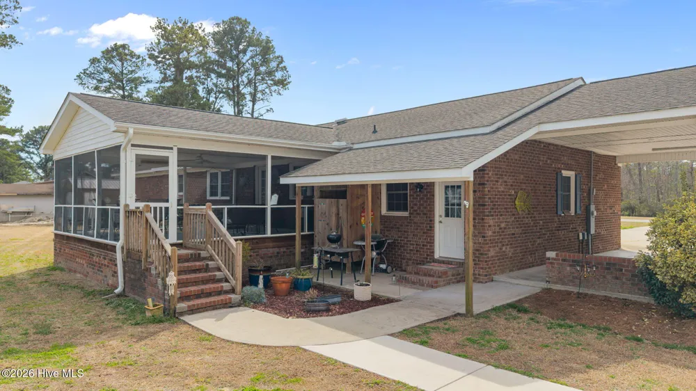 16 Port Side Lane Belhaven, NC 27810
