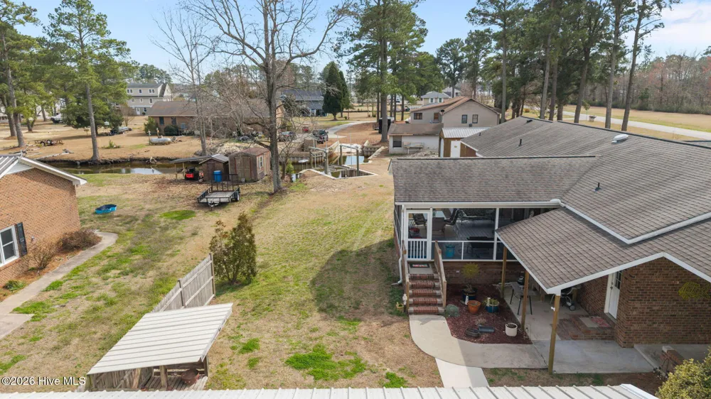16 Port Side Lane Belhaven, NC 27810