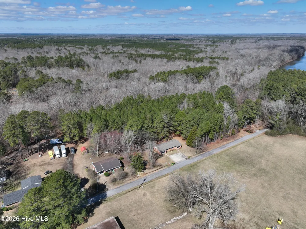 4 Dobbs Street Halifax, NC 27839