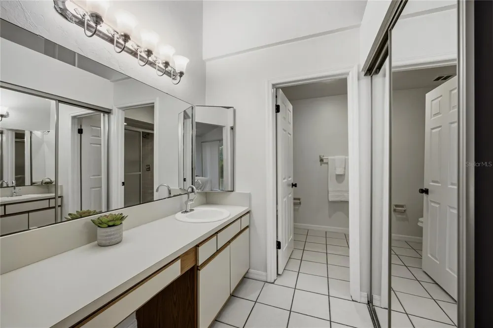 1013 NW 124TH DRIVE Newberry, FL 32669