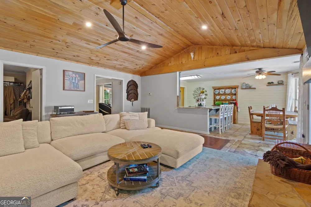 1227 Dry Hollow RD Dahlonega, GA 30533
