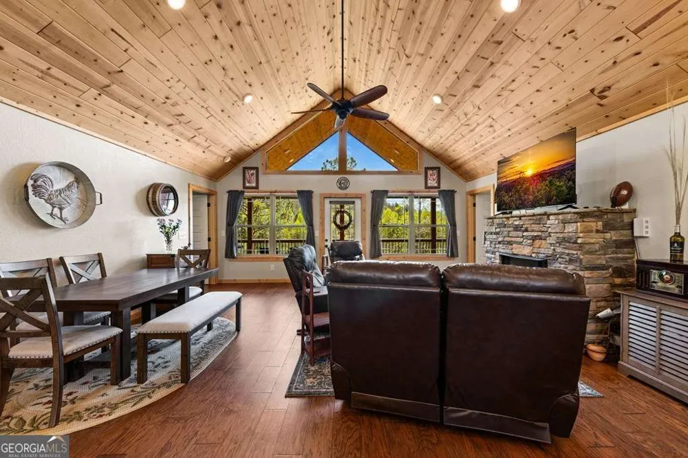 539 Summer Cove RD Blairsville, GA 30512