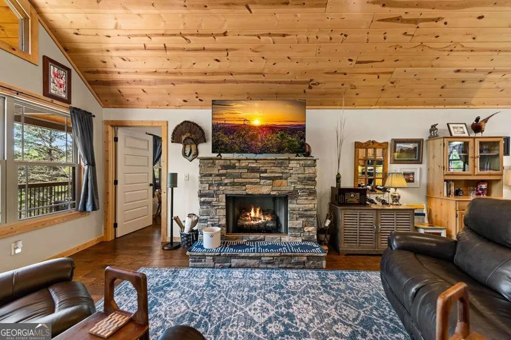 539 Summer Cove RD Blairsville, GA 30512