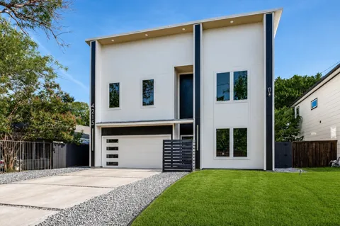 4215 Canada Drive