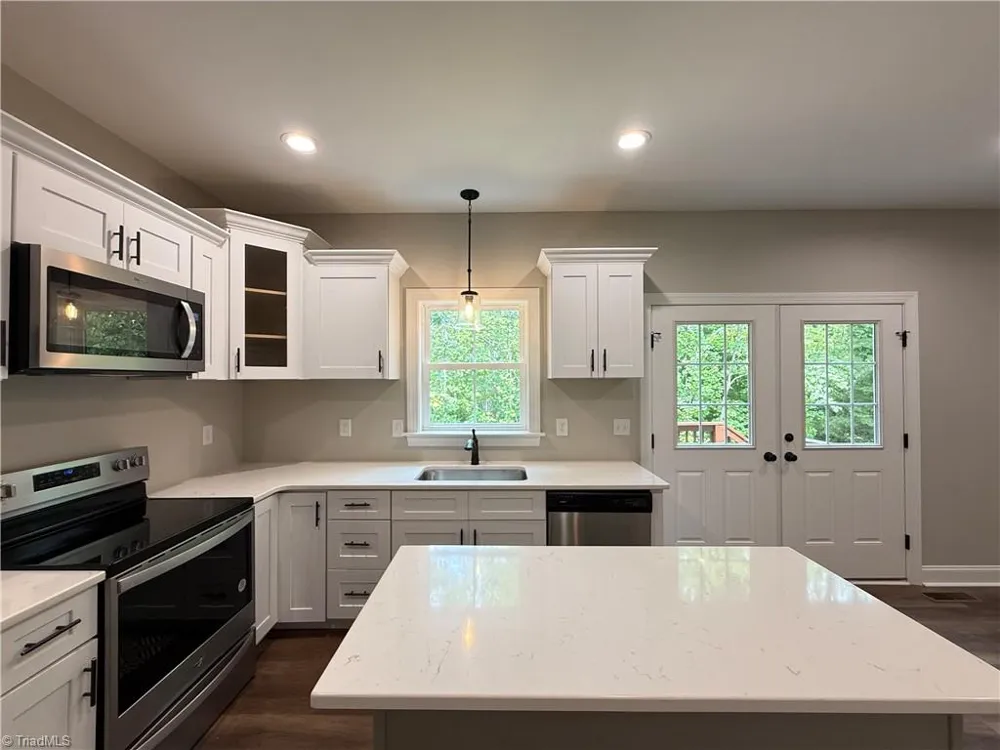 2553 Whipporwill Court Rural Hall, NC 27045