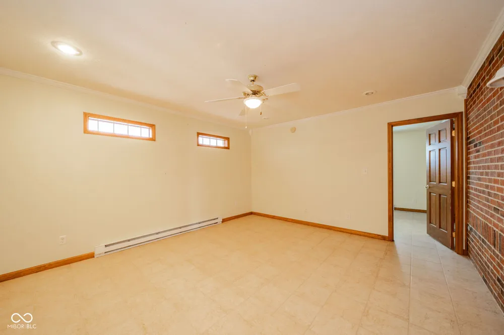 2405 Wicklow Drive Muncie, IN 47304