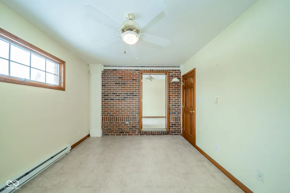 2405 Wicklow Drive Muncie, IN 47304