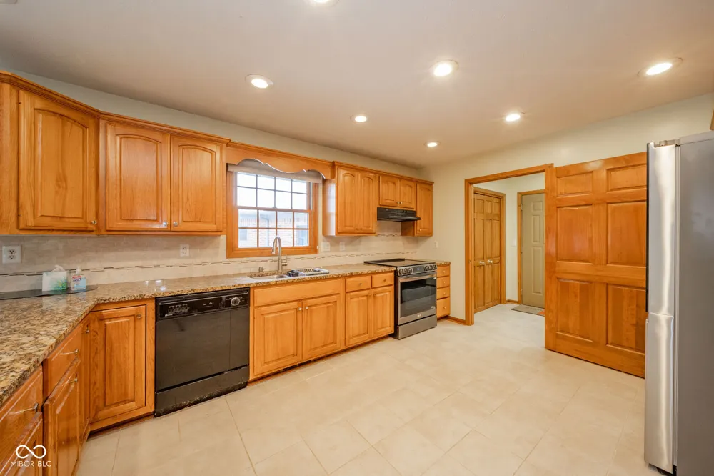 2405 Wicklow Drive Muncie, IN 47304