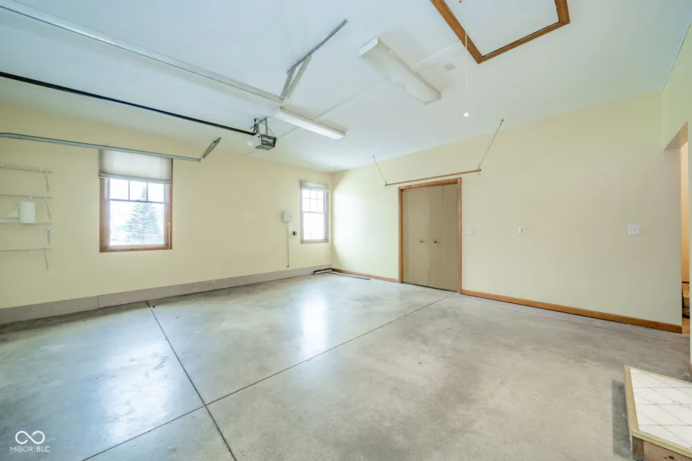 2405 Wicklow Drive Muncie, IN 47304