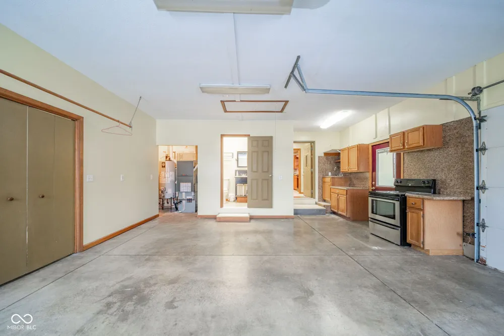 2405 Wicklow Drive Muncie, IN 47304